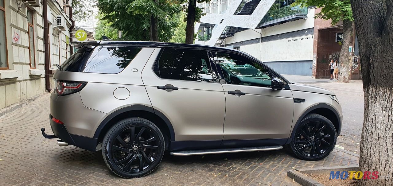 2015' Land Rover Discovery Sport photo #3