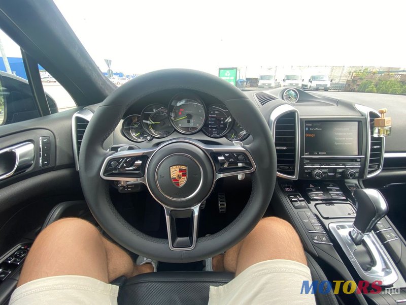 2015' Porsche Cayenne photo #4