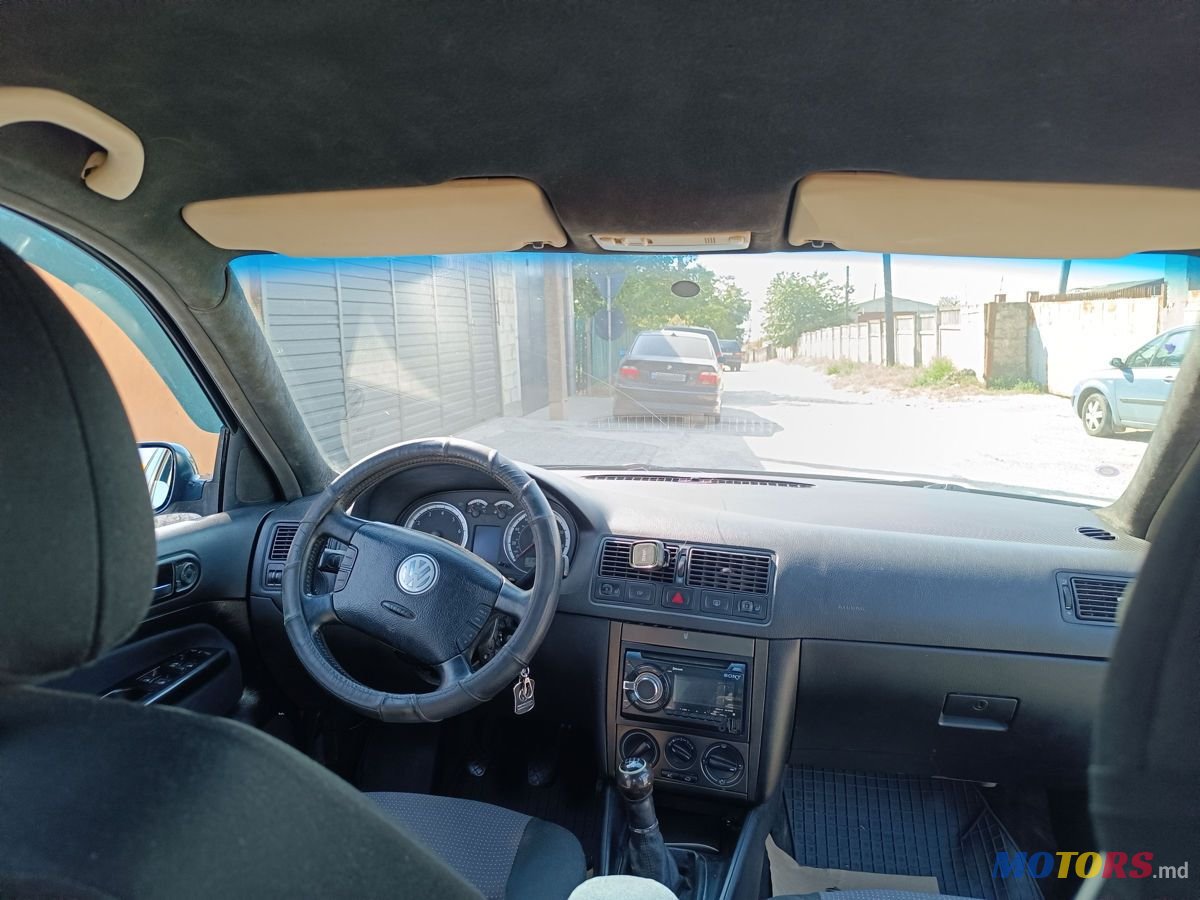 2005' Volkswagen Bora photo #4