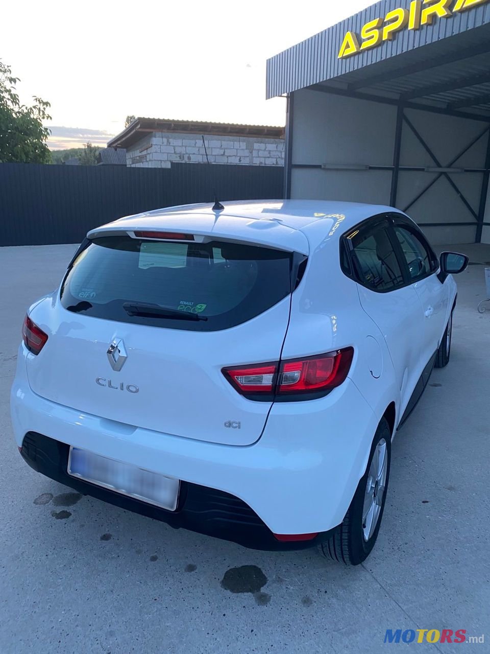 2013' Renault Clio photo #4