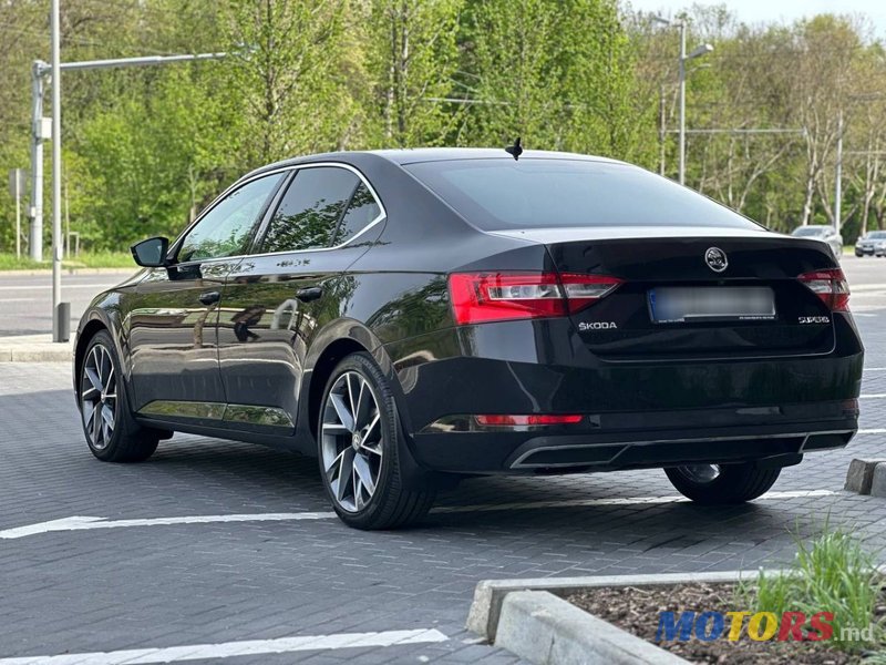 2016' Skoda Superb photo #4