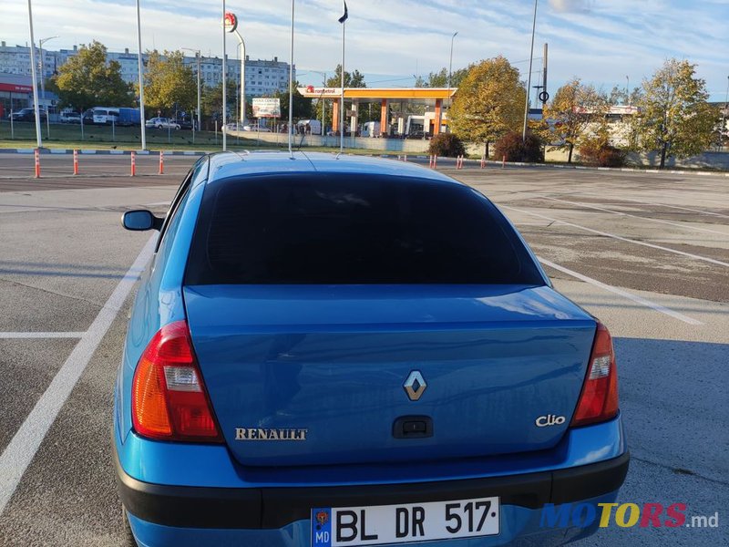 2002' Renault Clio Symbol photo #3