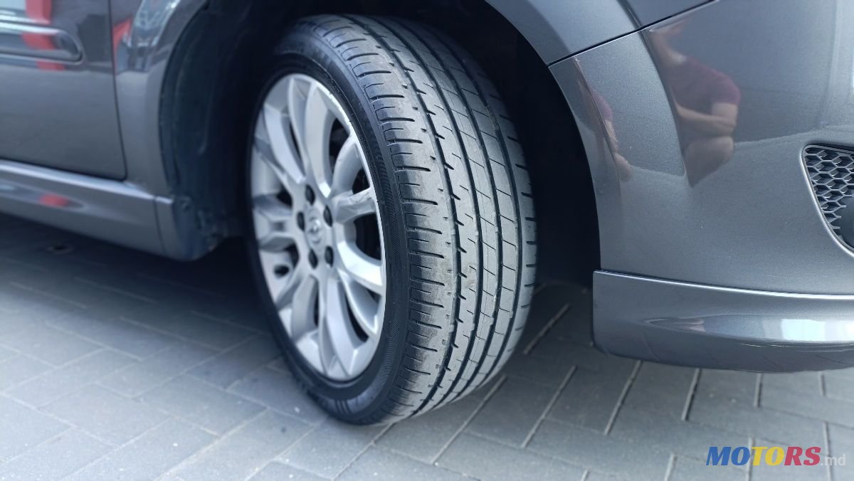 2009' Opel Zafira photo #5