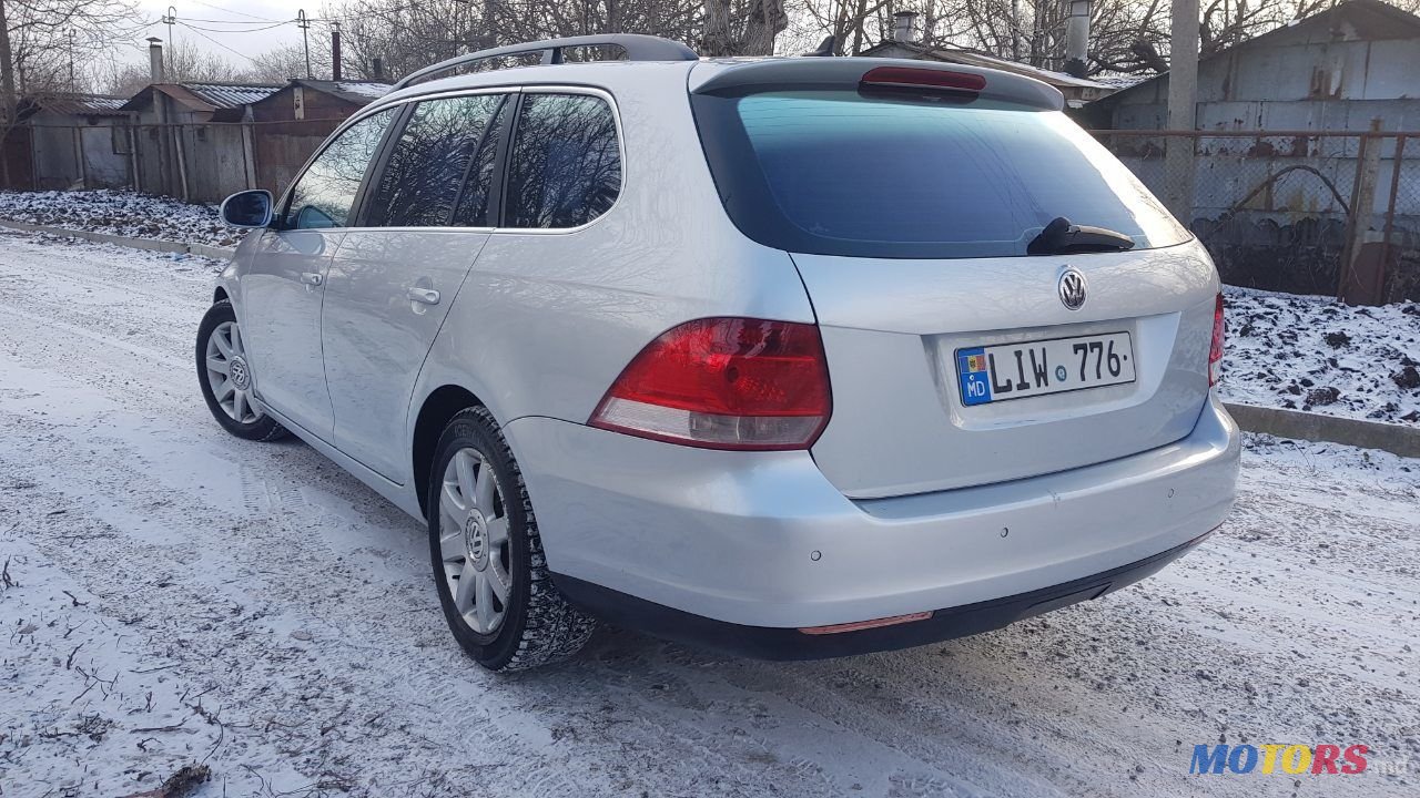 2008' Volkswagen Golf photo #4