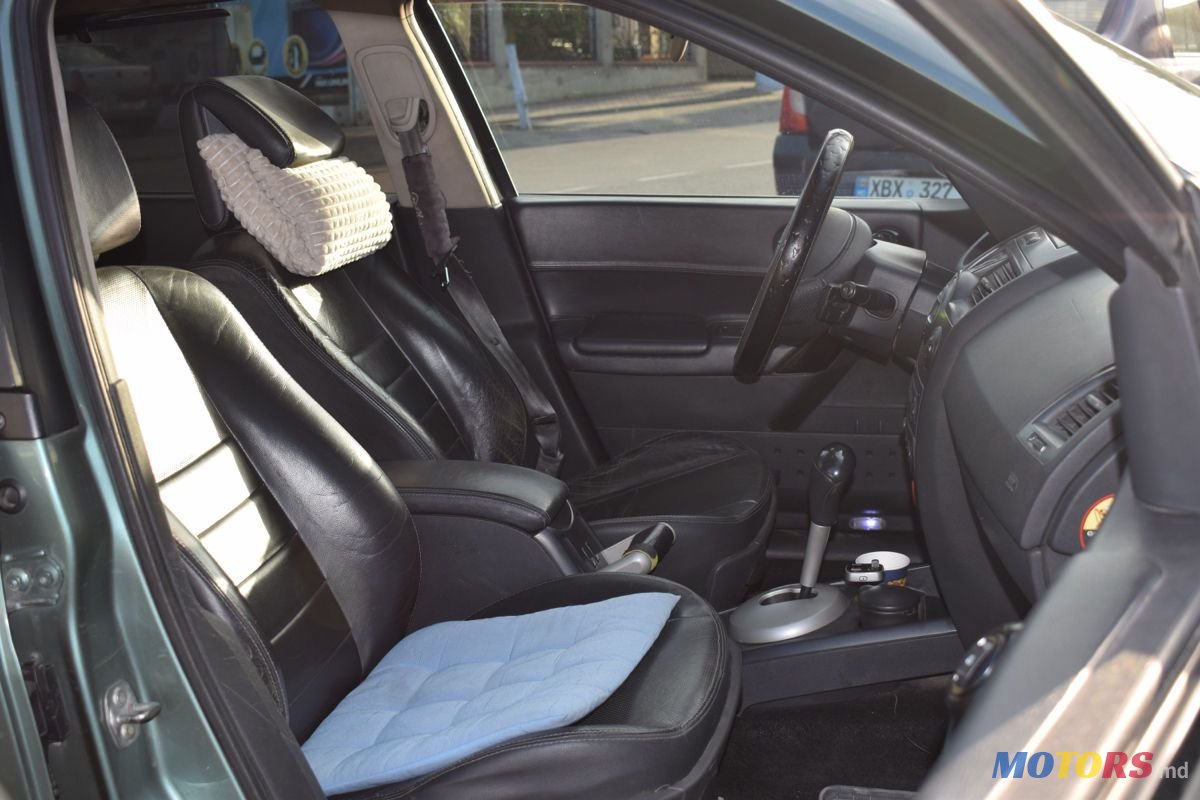 2005' Renault Megane photo #1