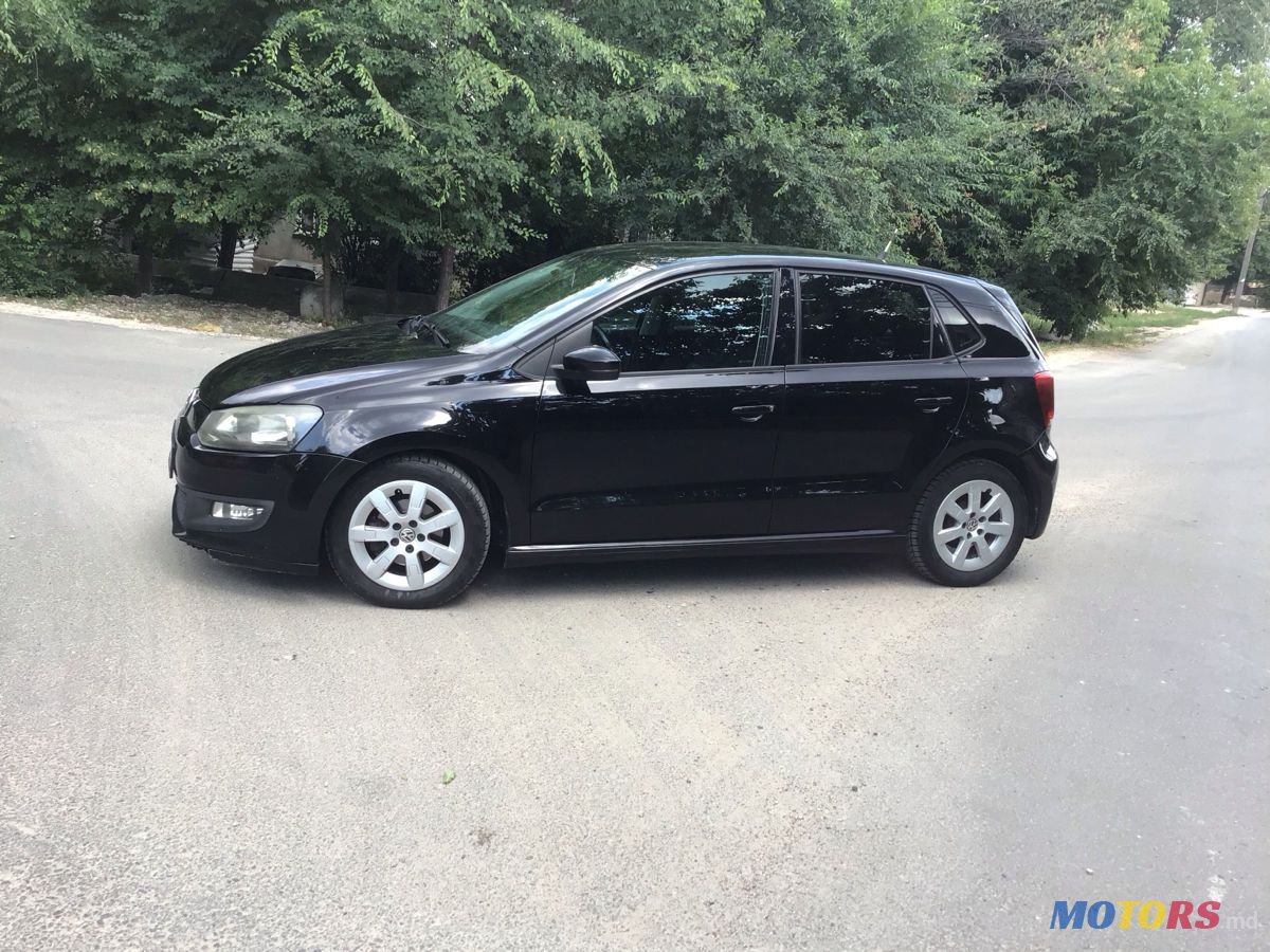 2011' Volkswagen Polo photo #1