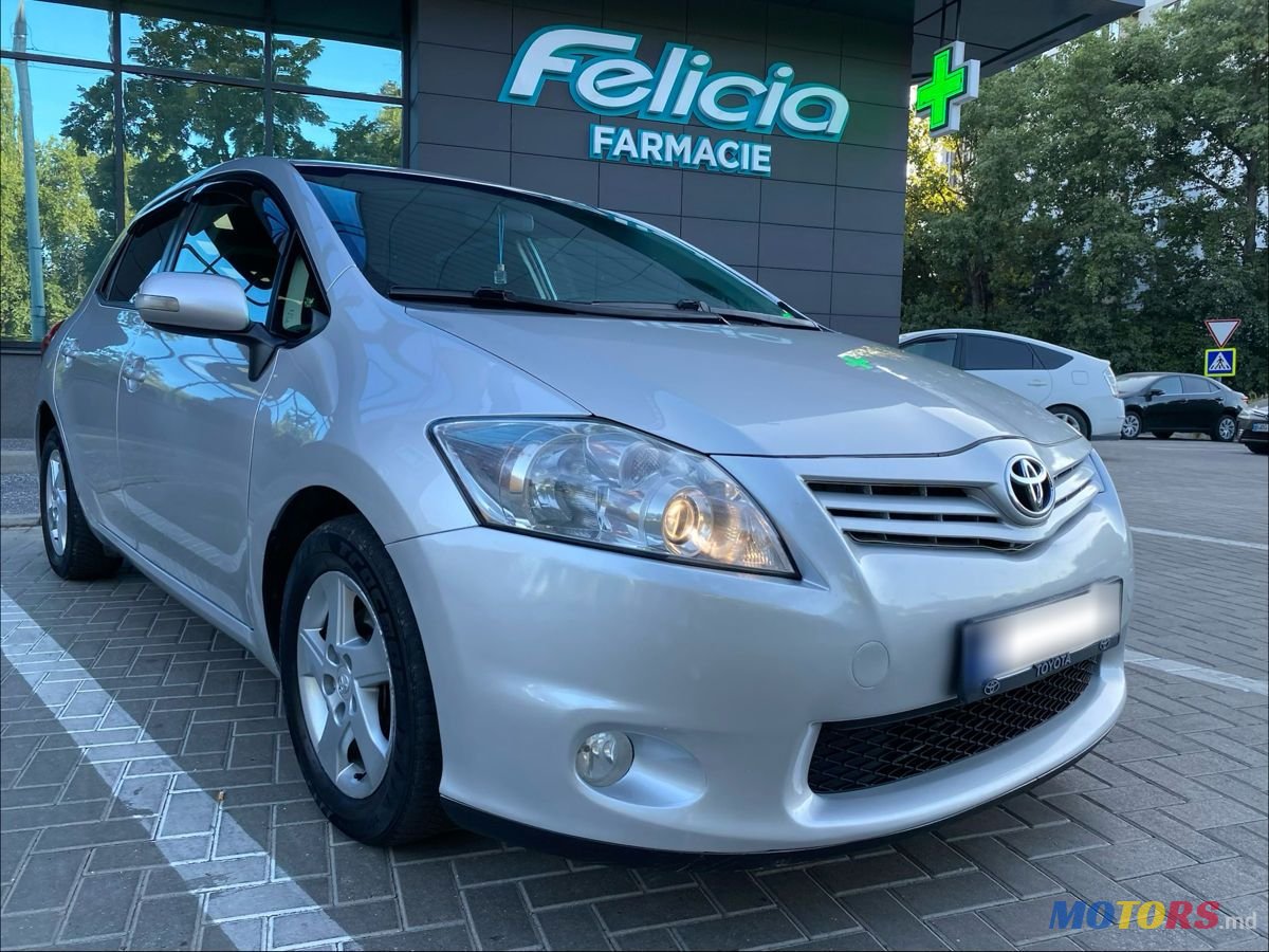 2012' Toyota Auris photo #4