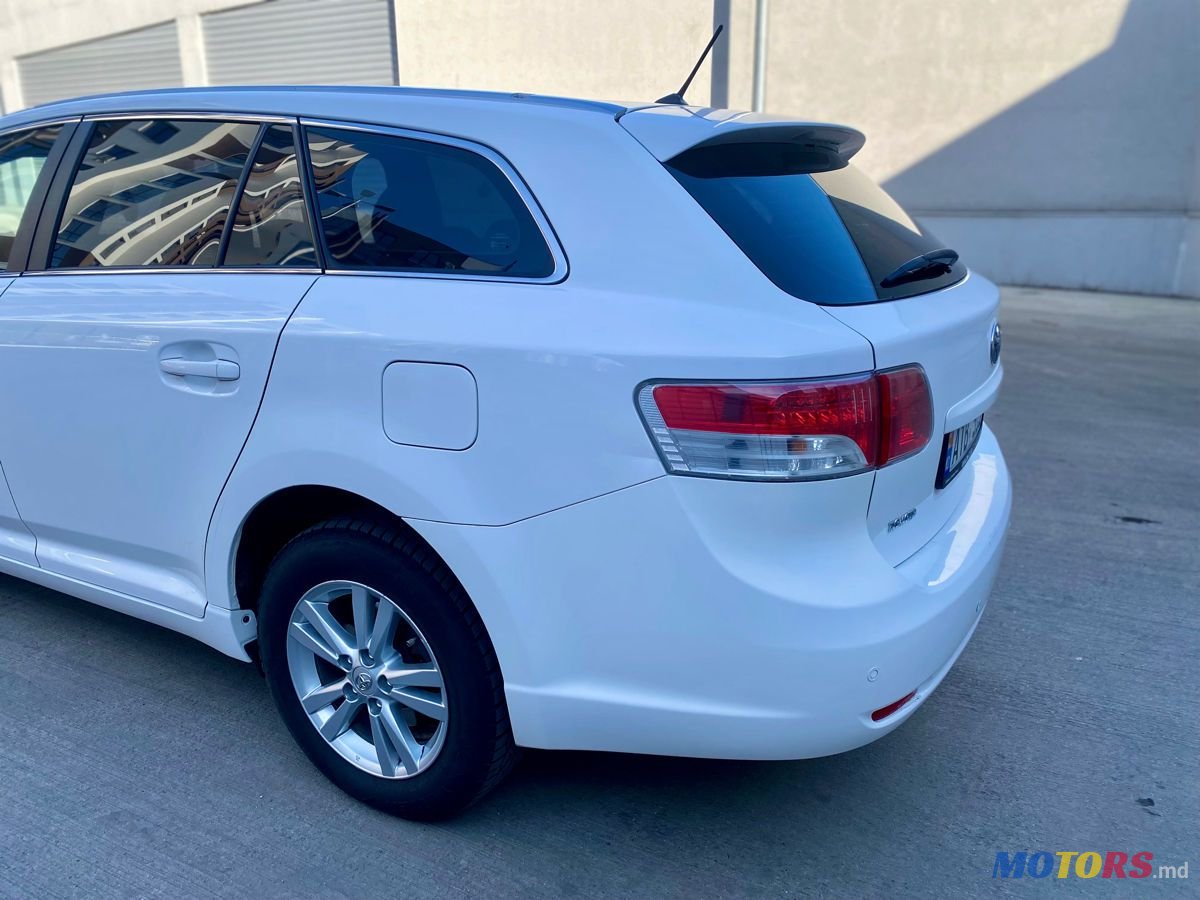 2010' Toyota Avensis photo #5