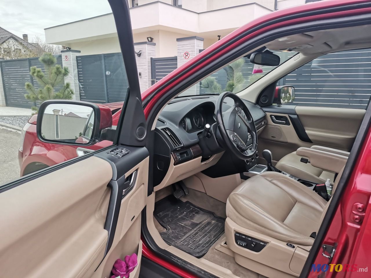 2013' Land Rover Freelander photo #4