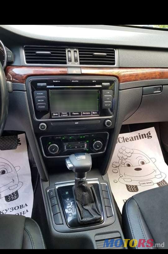 2011' Skoda Superb photo #2