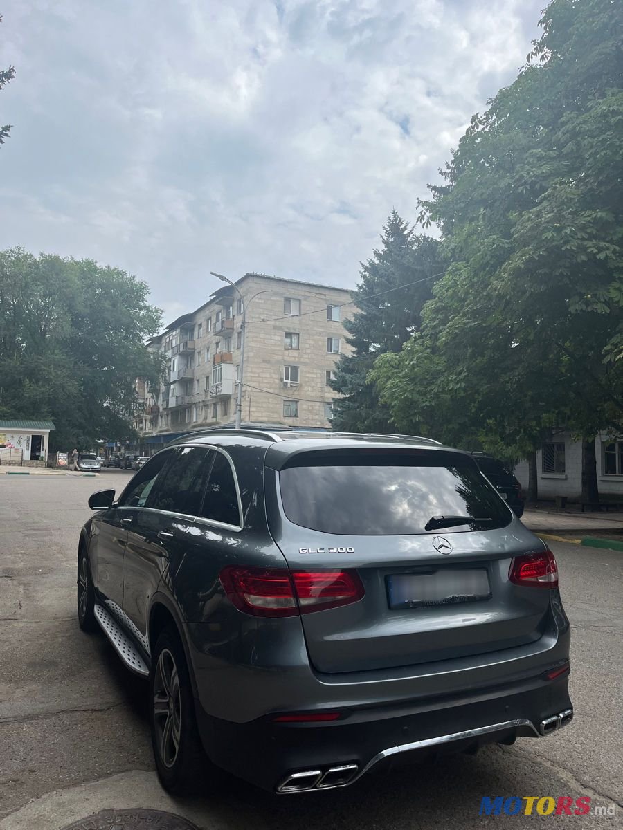 2017' Mercedes-Benz GLC photo #5