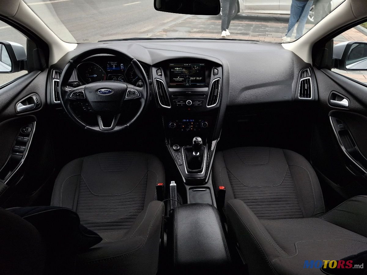 2015' Ford Focus photo #5