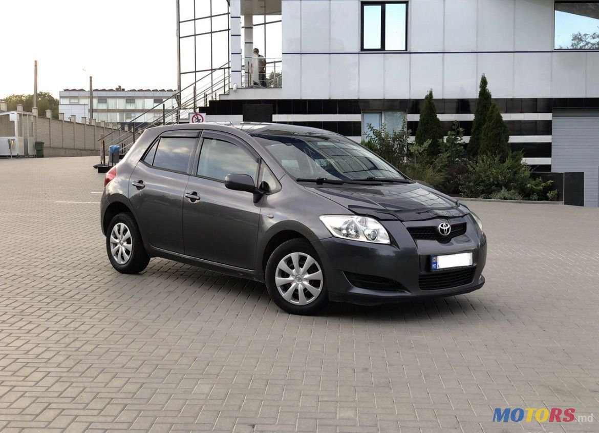 2008' Toyota Auris photo #2