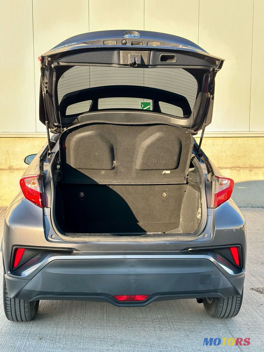 2018' Toyota C-HR photo #5