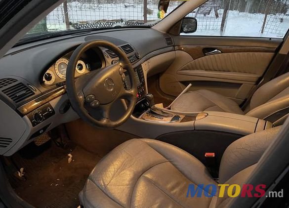 2007' Mercedes-Benz E Класс photo #5