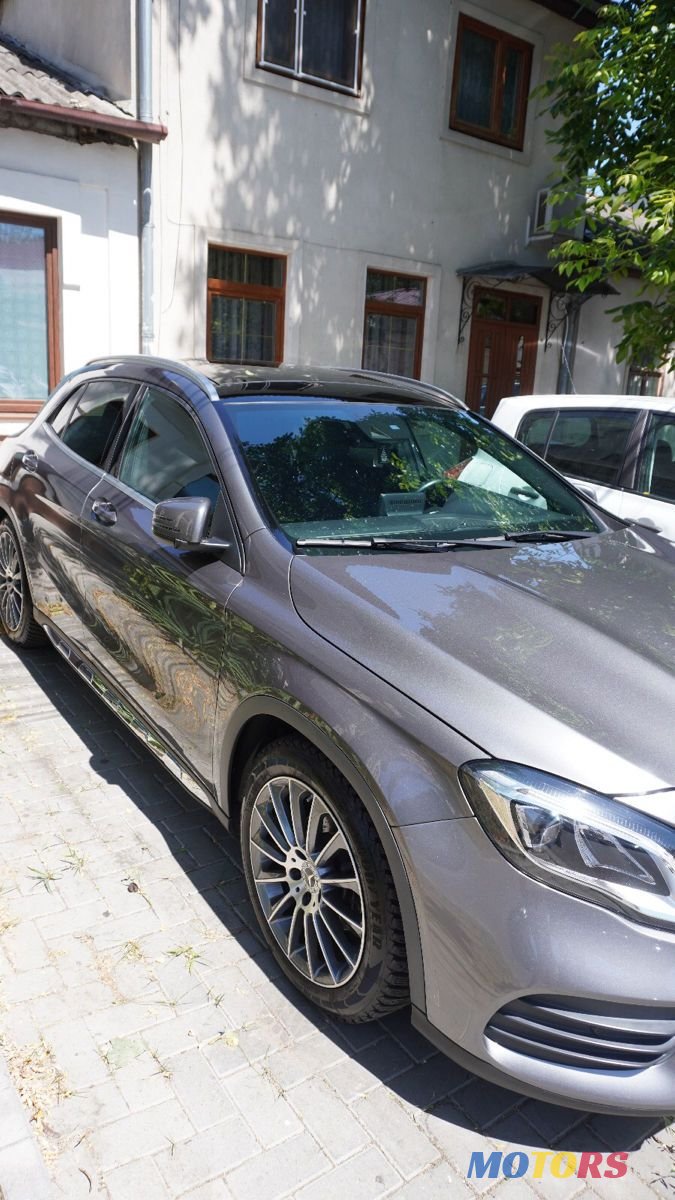 2017' Mercedes-Benz GLA photo #2