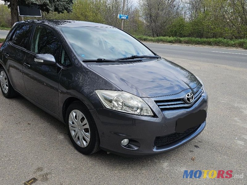 2010' Toyota Auris photo #1