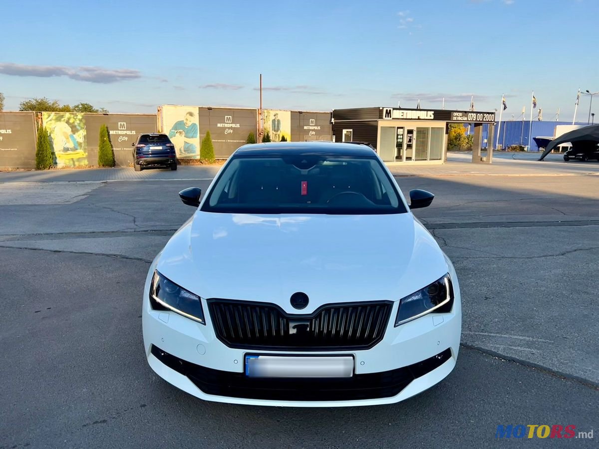 2015' Skoda Superb photo #2