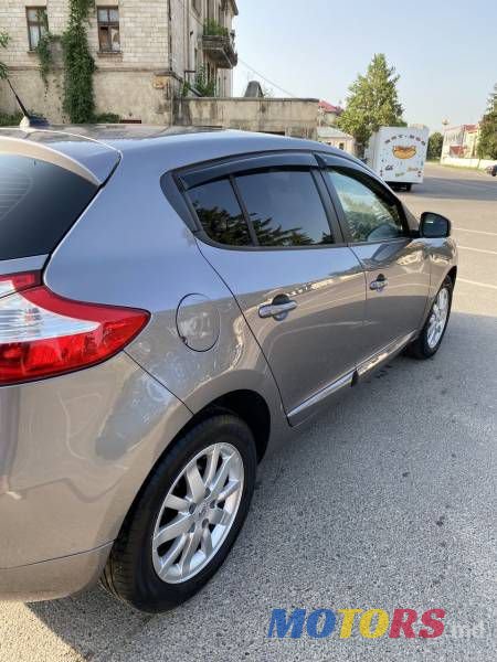 2012' Renault Megane photo #5