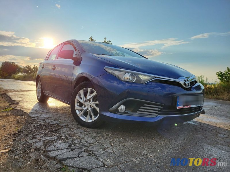 2016' Toyota Auris photo #2