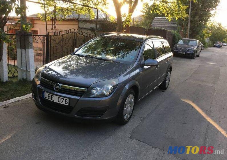 2006' Opel Astra photo #1