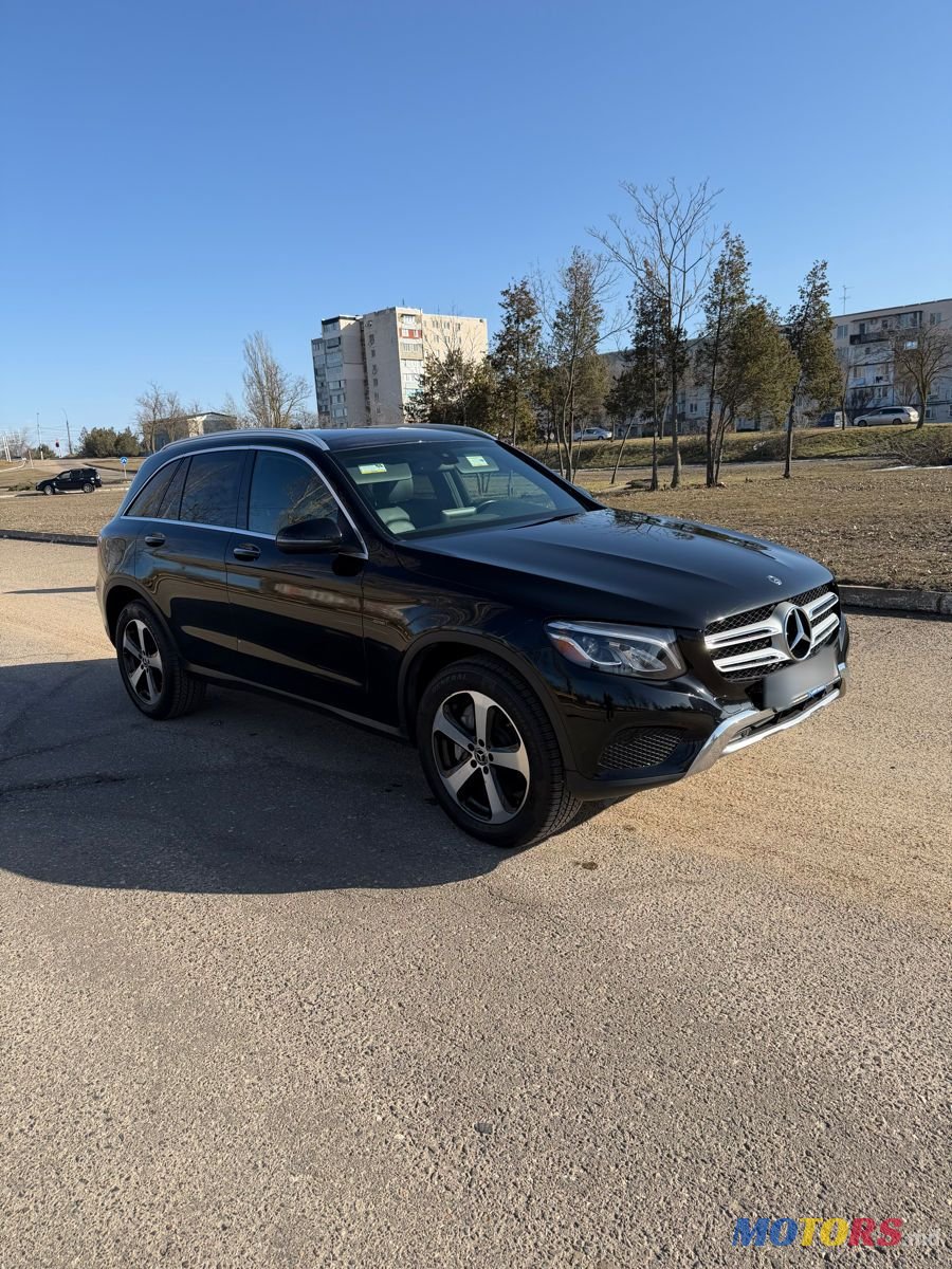 2019' Mercedes-Benz GLC photo #2
