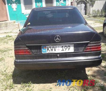 1988' Mercedes-Benz 124 photo #2