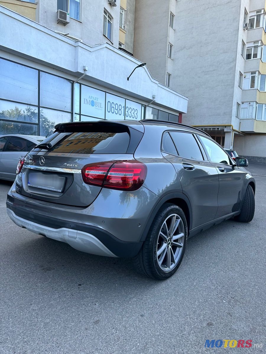 2017' Mercedes-Benz GLA photo #2