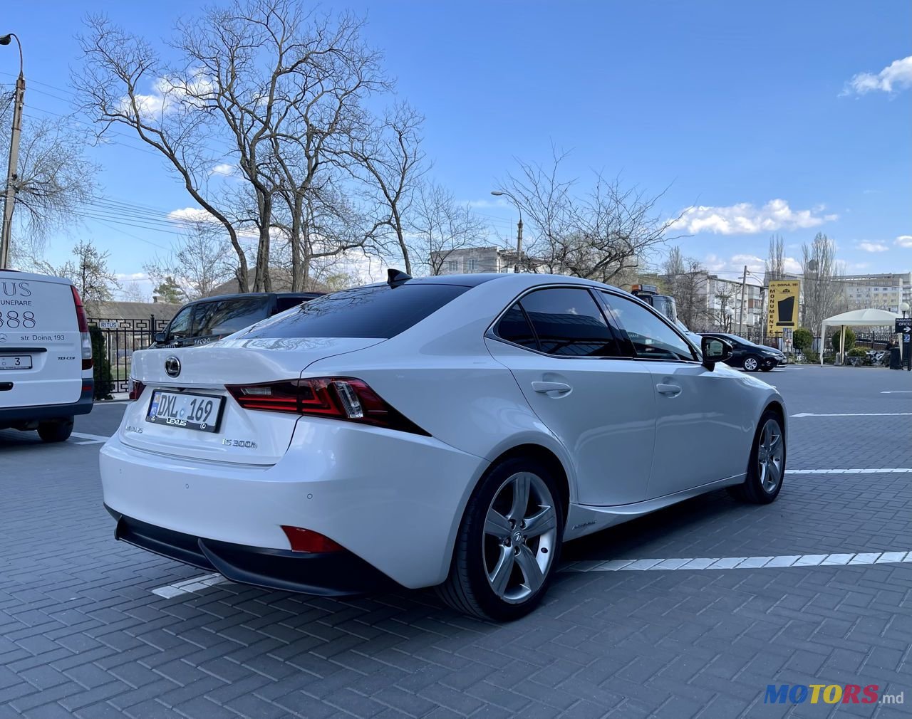 2015' Lexus Is Series photo #4