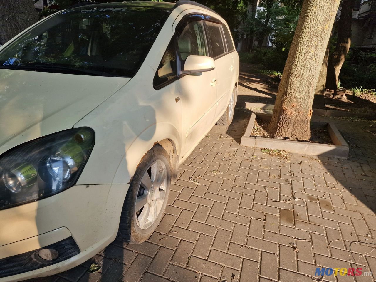 2006' Opel Zafira photo #3