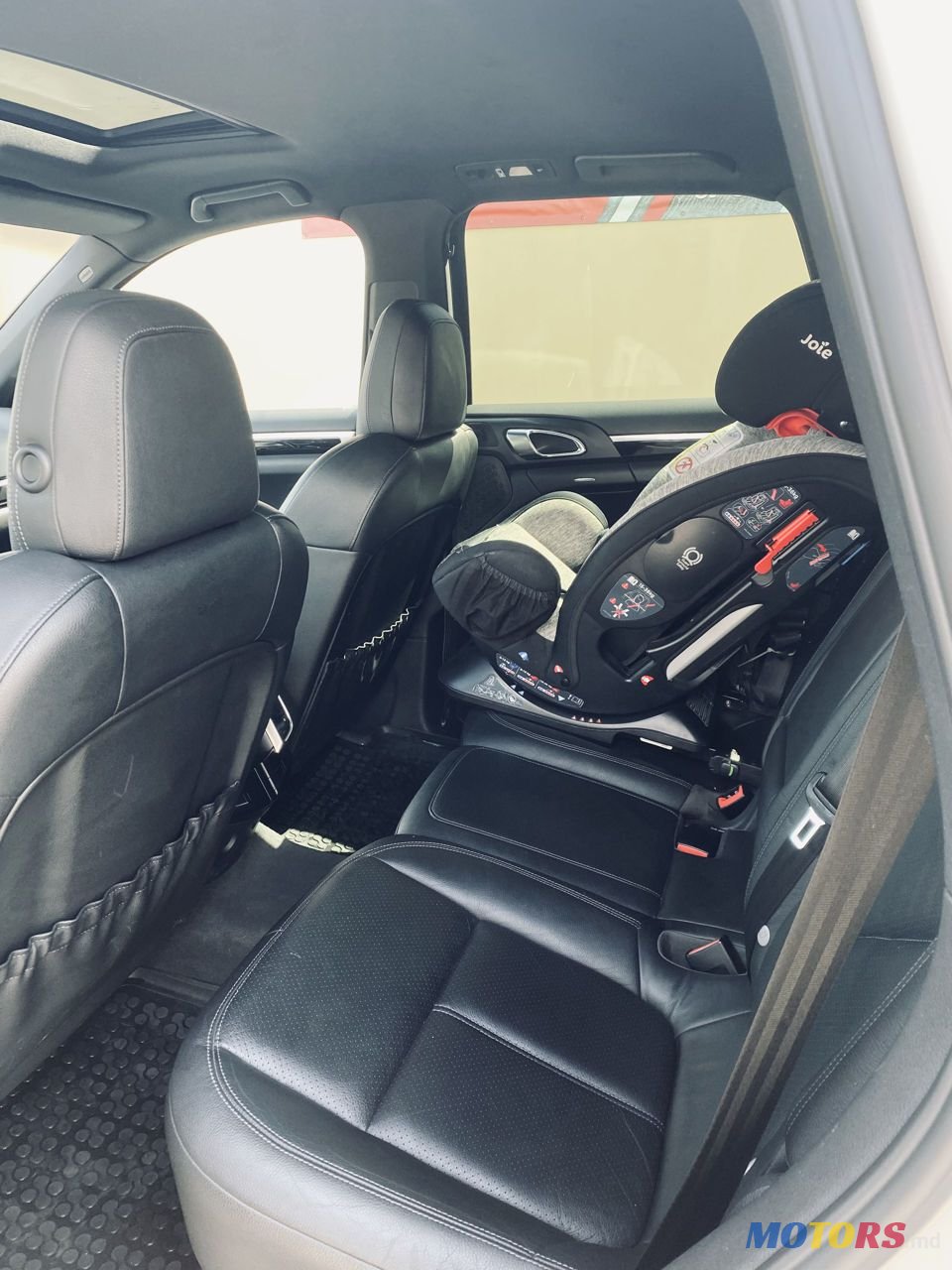 2010' Porsche Cayenne photo #2