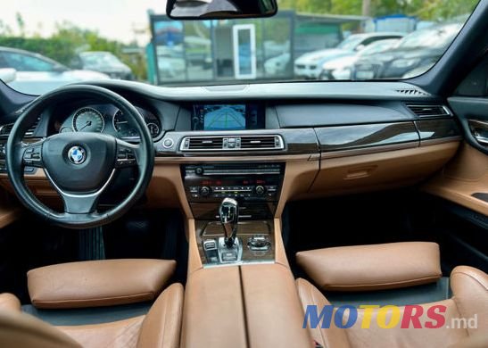 2011' BMW 7 Series photo #3