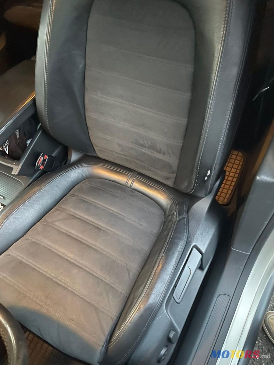 2008' Volkswagen Passat photo #5