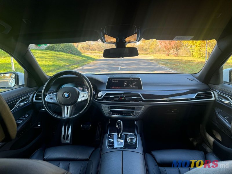 2019' BMW 7 Series photo #6