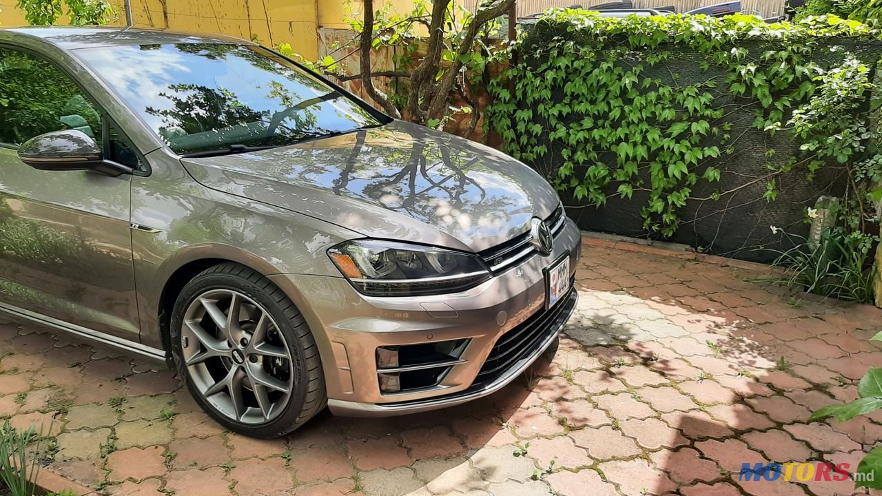 2015' Volkswagen Golf photo #3