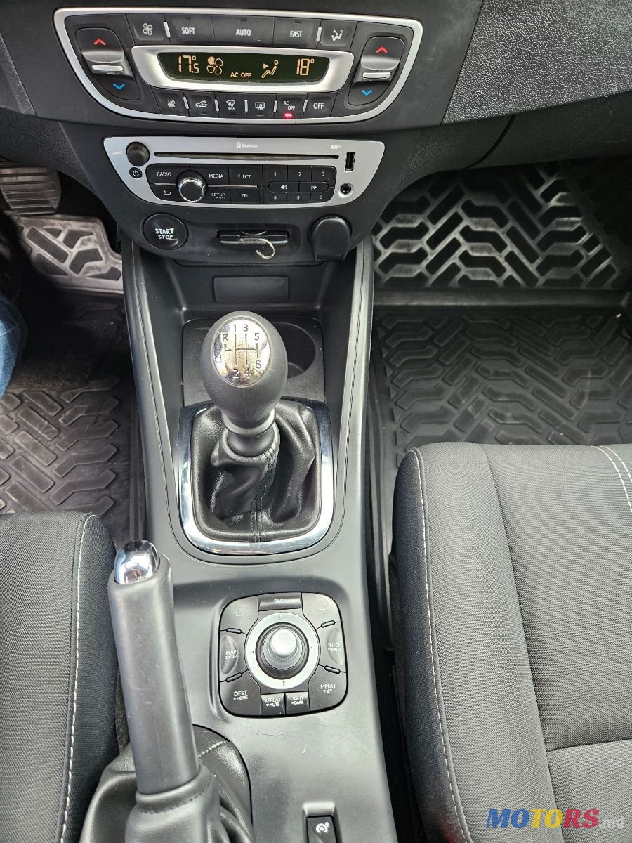 2015' Renault Megane photo #6