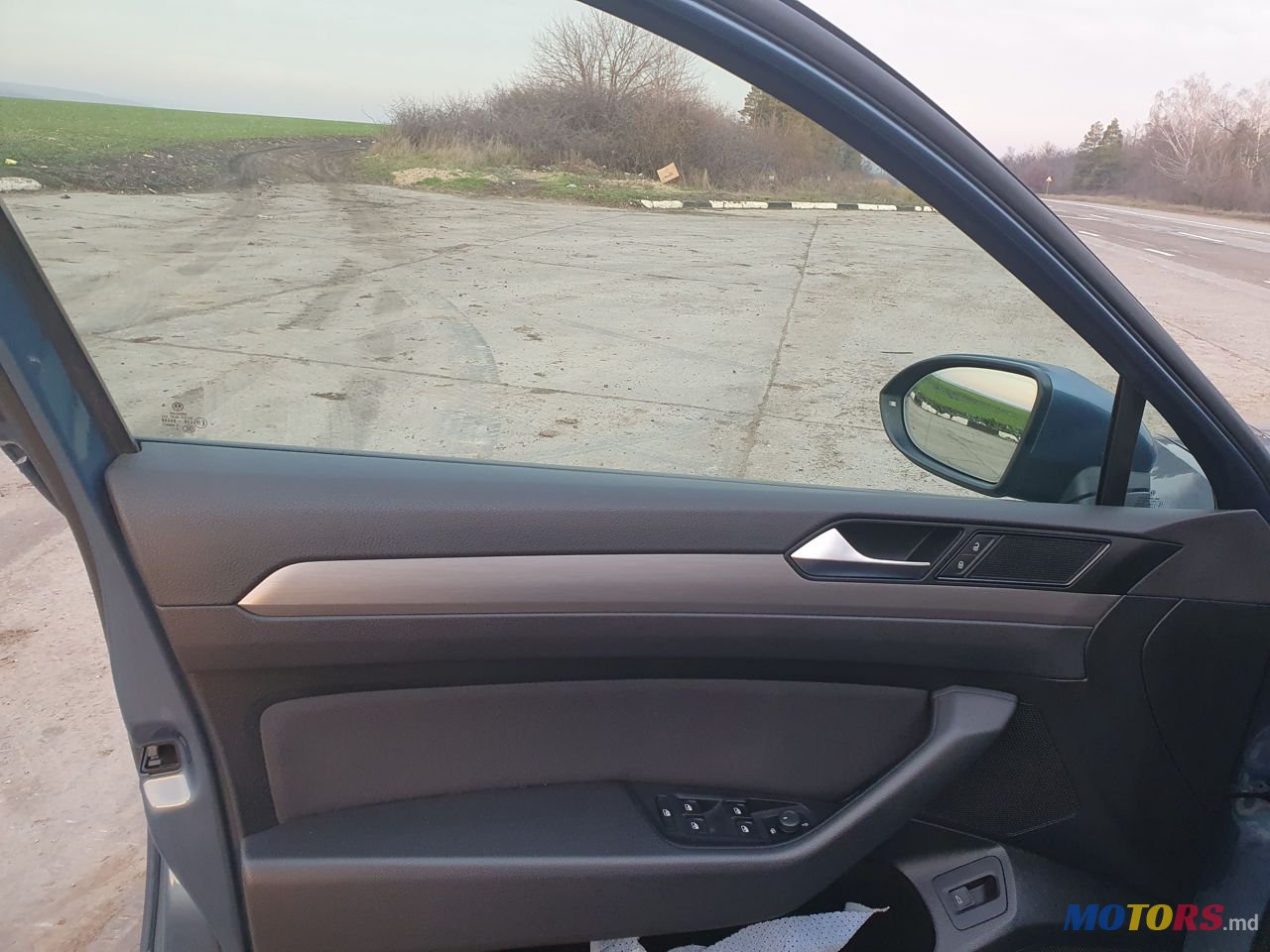 2016' Volkswagen Passat photo #4