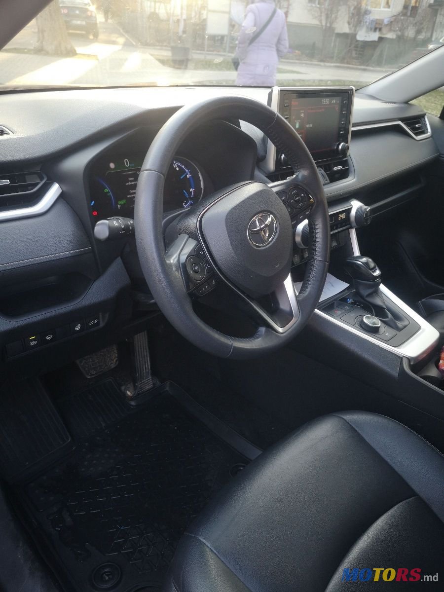 2021' Toyota RAV4 photo #4
