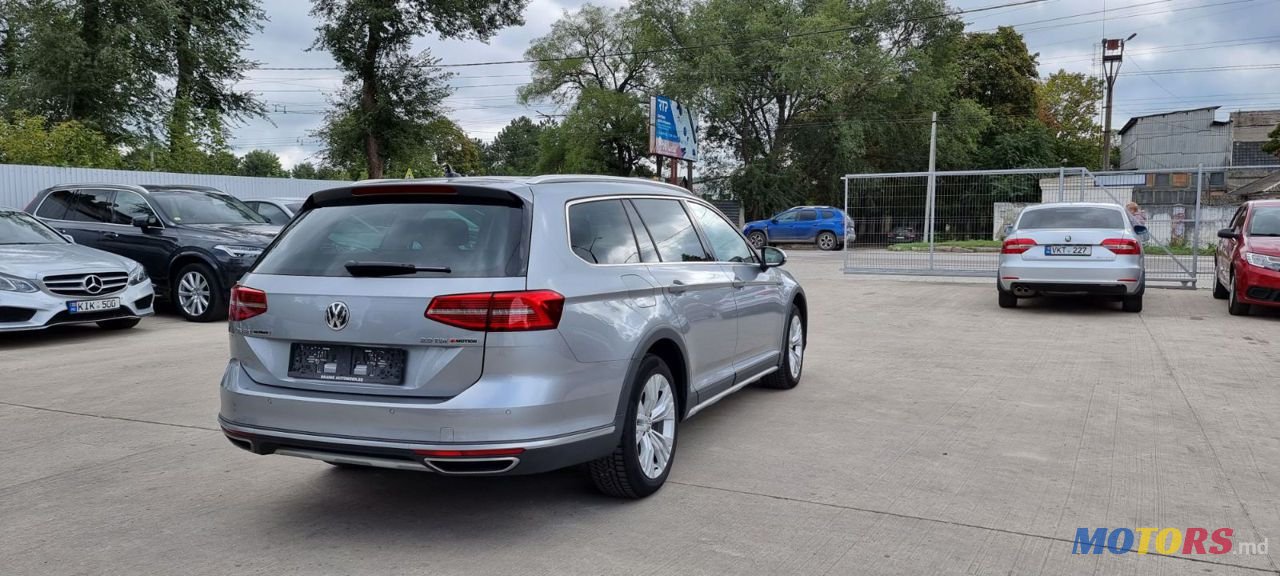 2018' Volkswagen Passat photo #6