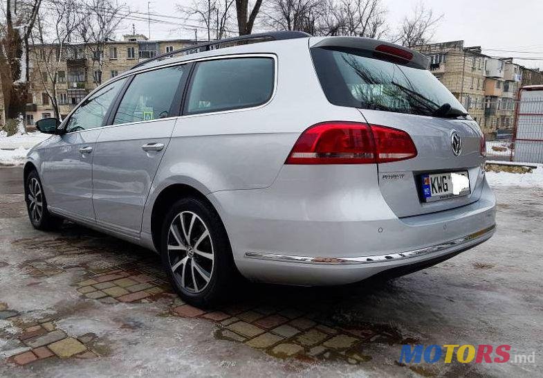 2011' Volkswagen Passat photo #1