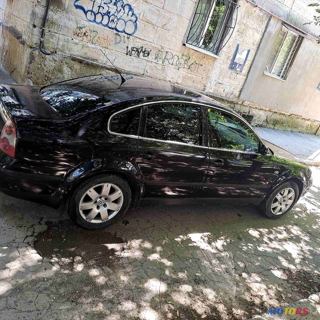 2004' Volkswagen Passat photo #3