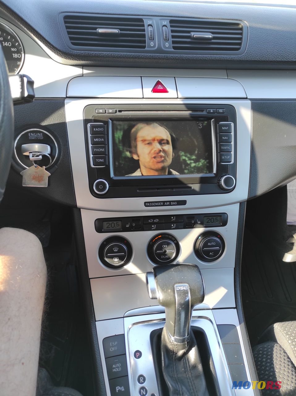 2009' Volkswagen Passat photo #5