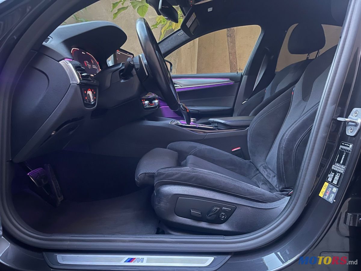 2019' BMW 5 Series photo #6