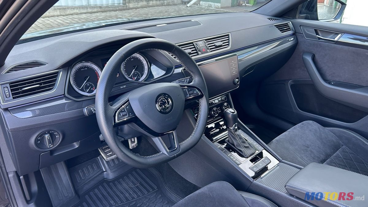 2019' Skoda Superb photo #4
