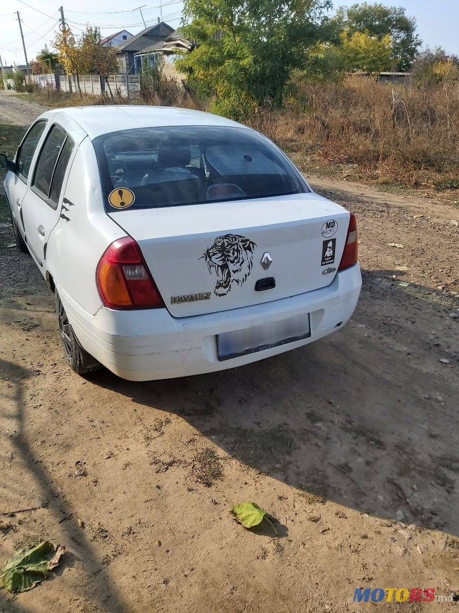 2002' Renault Clio photo #5