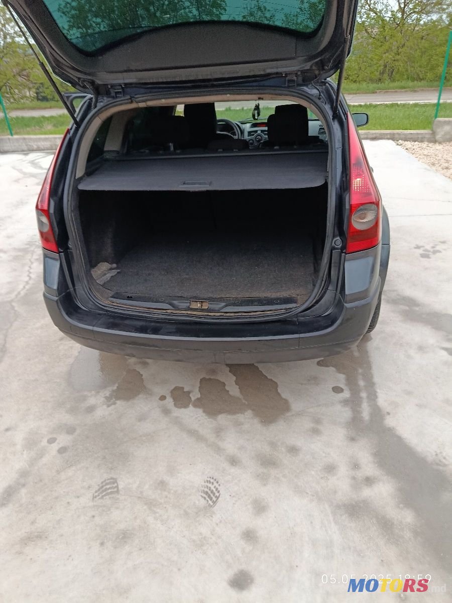 2005' Renault Megane photo #4