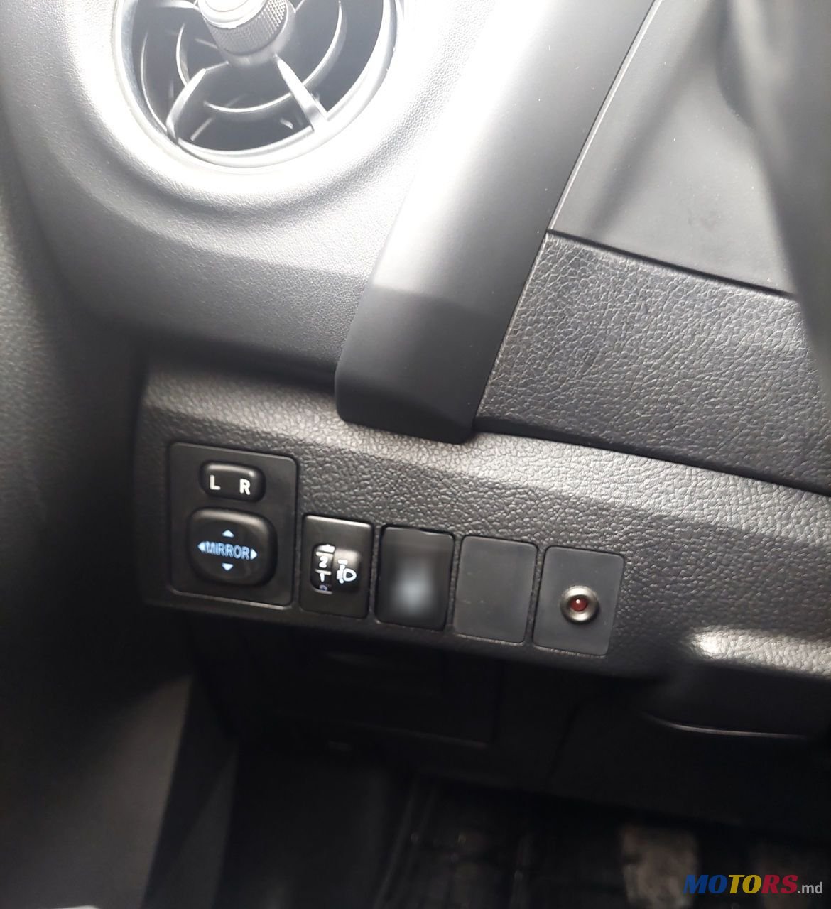 2016' Toyota Auris photo #2