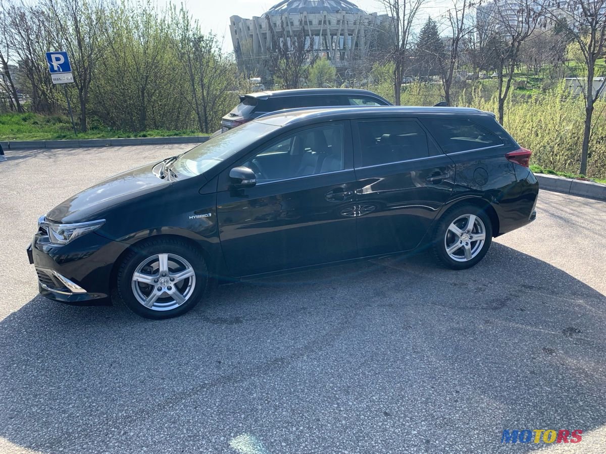 2016' Toyota Auris photo #2