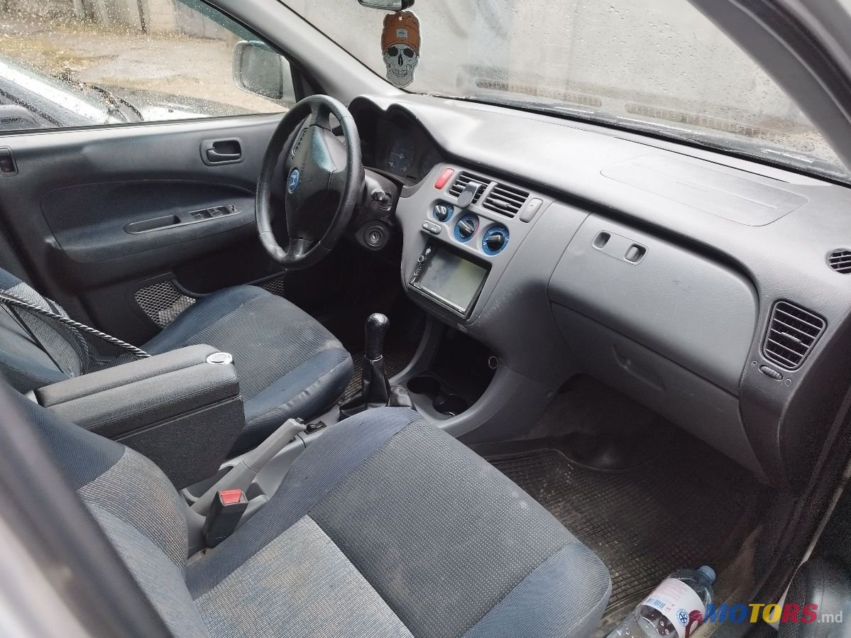 2000' Honda HR-V photo #4