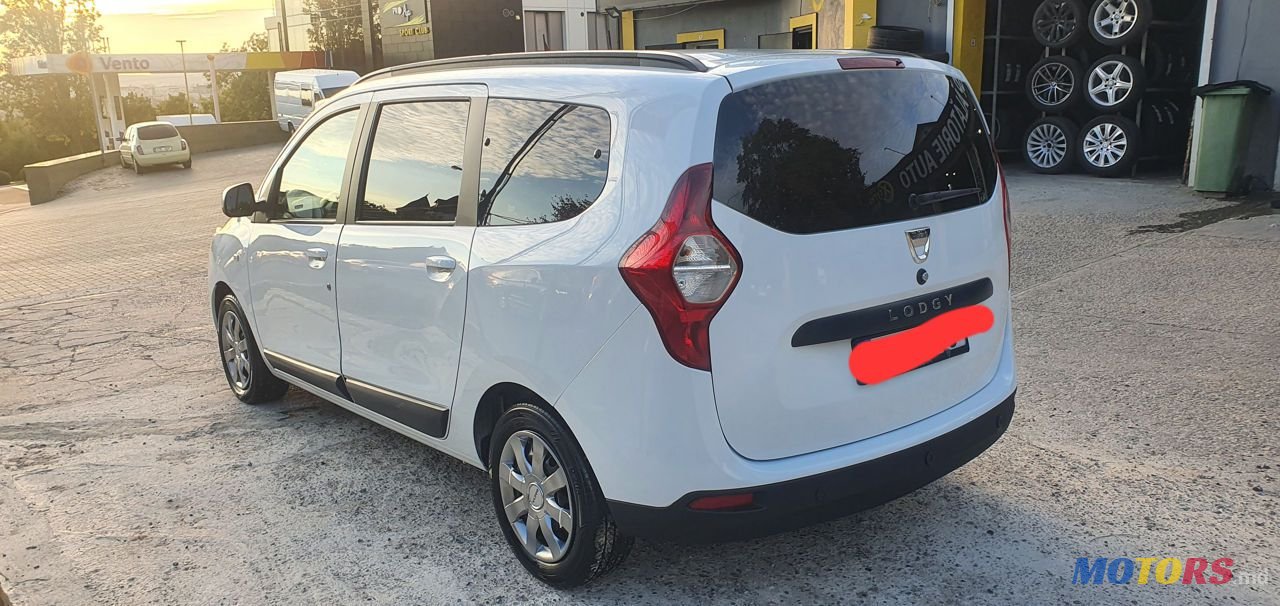 2015' Dacia Lodgy photo #1
